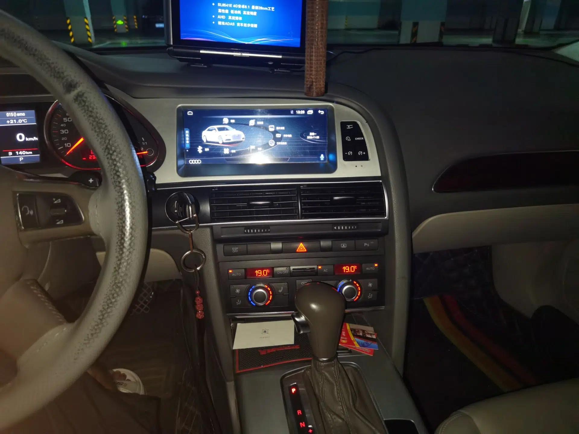 Audi A6L 2011 2.0 TFSI automatic Comfort trim — миниатюра 13