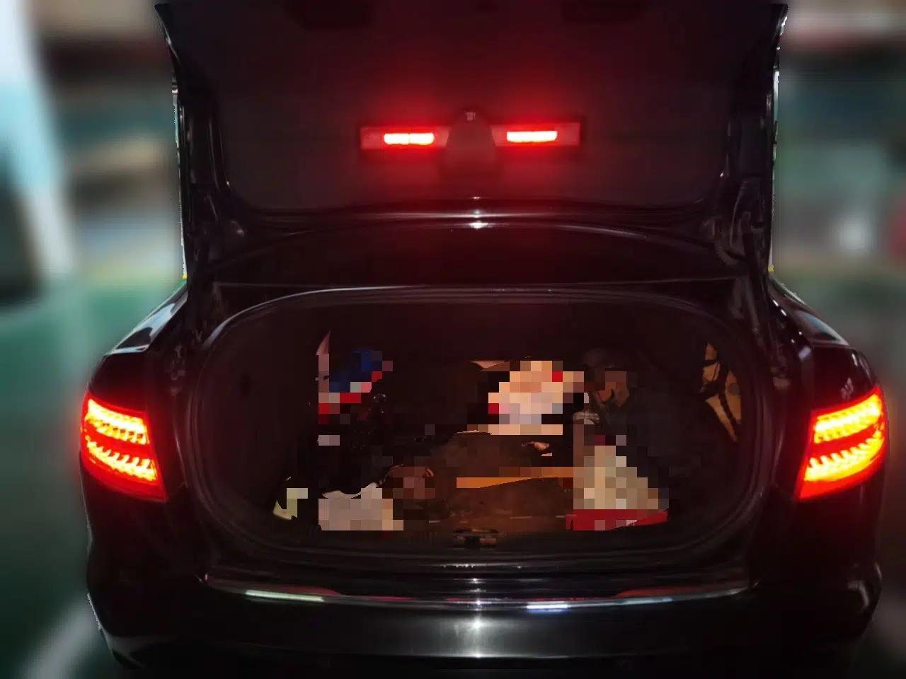 Audi A6L 2011 2.0 TFSI automatic Comfort trim — миниатюра 19