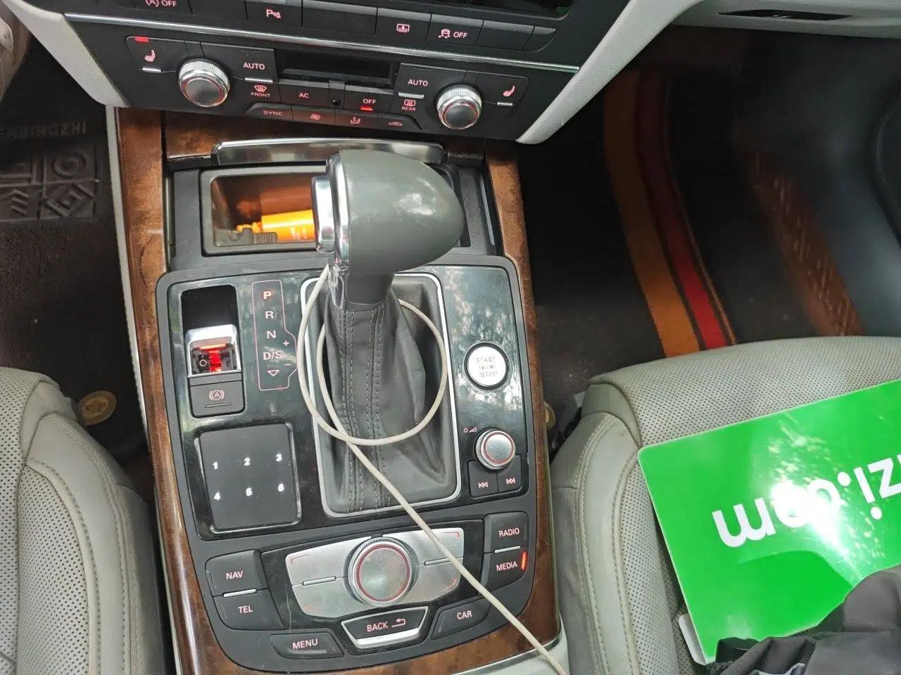 Audi A6L 2012 35 FSI Comfort Model — миниатюра 14