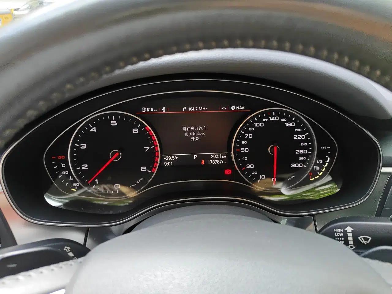 Audi A6L 2012 TFSI Standard Model — миниатюра 11