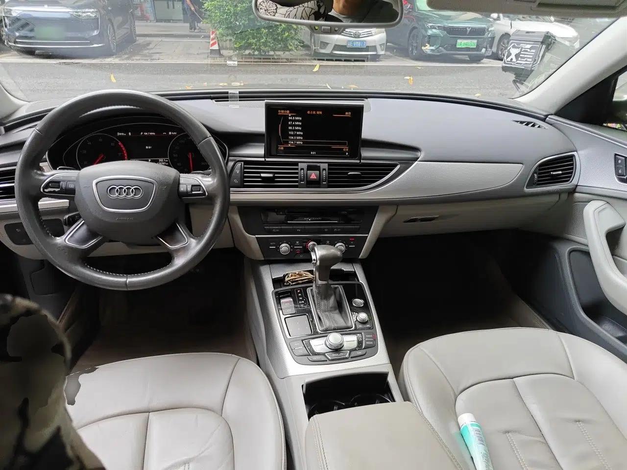 Audi A6L 2012 TFSI Standard Model — миниатюра 9