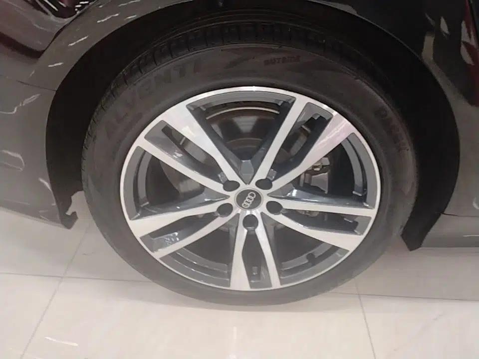 Audi A6L 2023 40 TFSI Luxury Dynamic Model — миниатюра 11