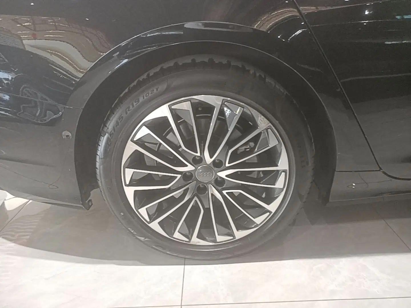 Audi A6L New Energy 2020 55 TFSI e quattro — миниатюра 11
