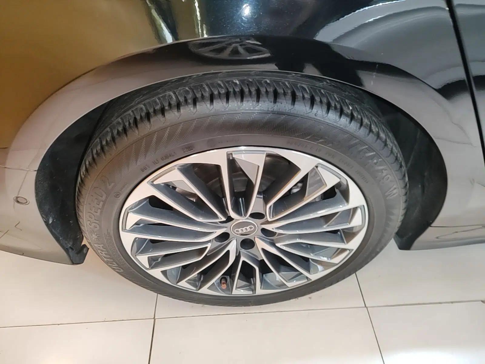 Audi A6L New Energy 2022 55 TFSI e quattro — миниатюра 15