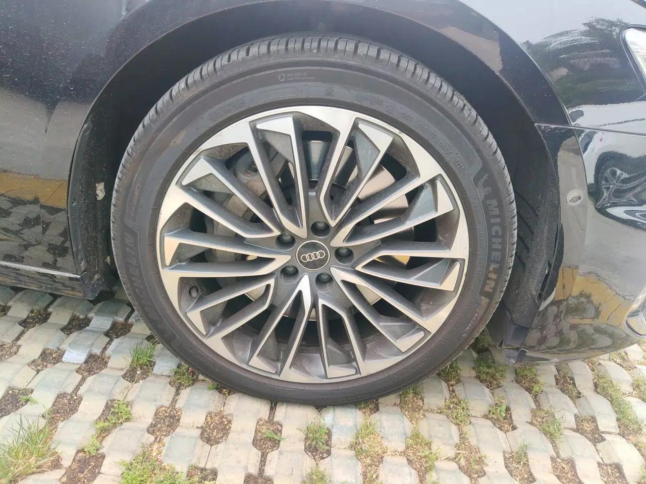 Audi A6L New Energy 2022 55 TFSI e quattro — миниатюра 8
