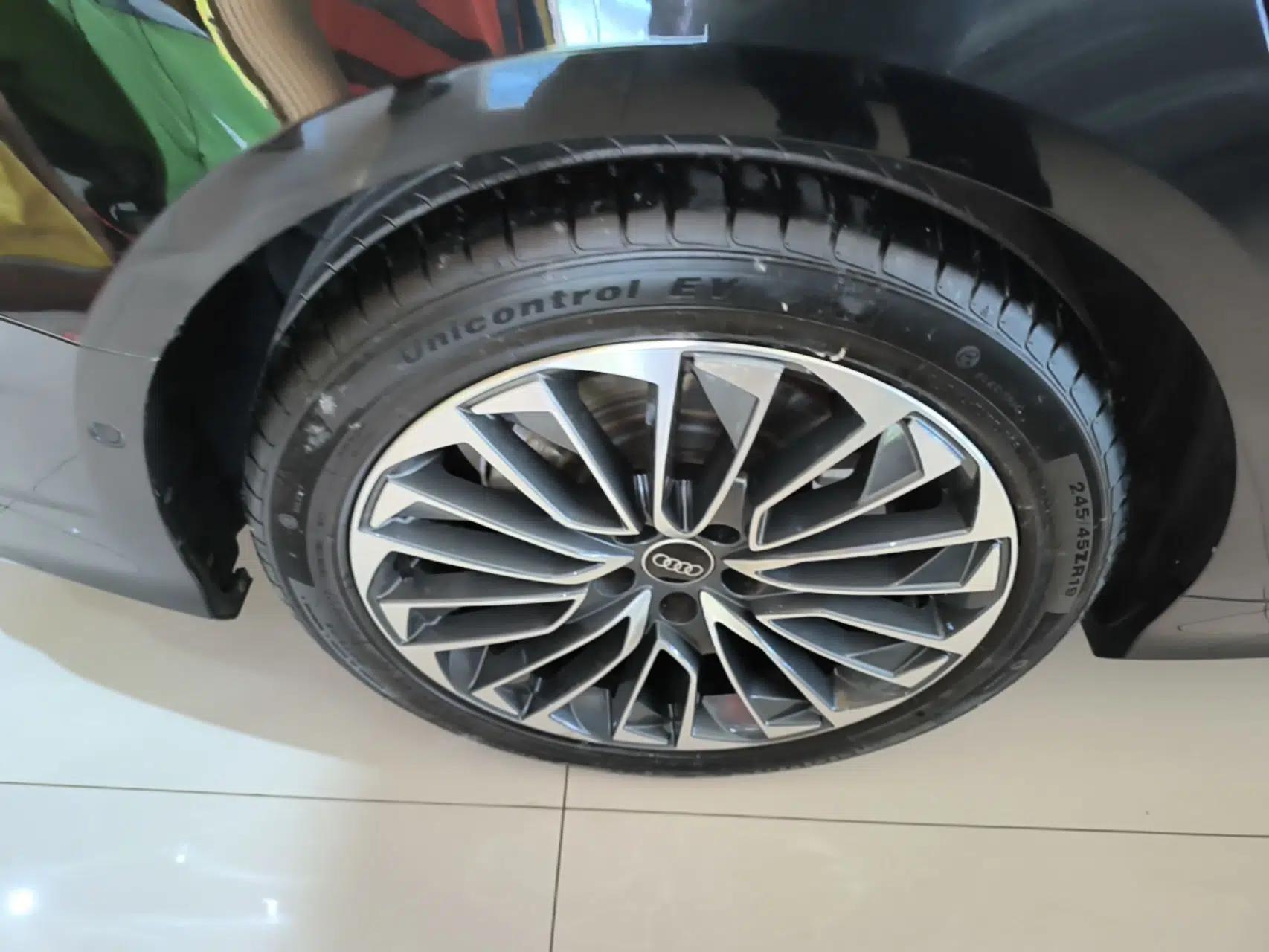 Audi A6L New Energy 2022 55 TFSI e quattro — миниатюра 11