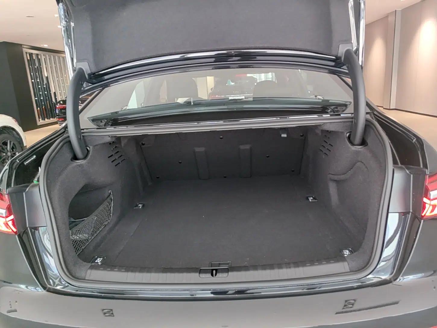 Audi A6L 2024 45 TFSI Prestige Dynamic Edition — миниатюра 22