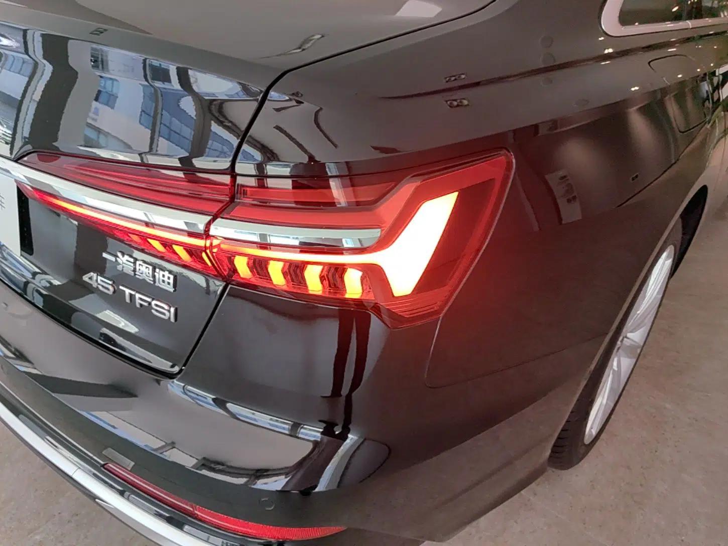 Audi A6L 2024 45 TFSI Prestige Dynamic Edition — миниатюра 9