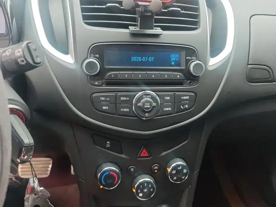 Chevrolet Trax 2014 1.4T Automatic 2WD Comfort Model — миниатюра 12