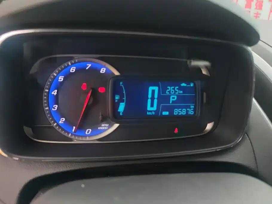 Chevrolet Trax 2014 1.4T Automatic 2WD Comfort Model — миниатюра 13
