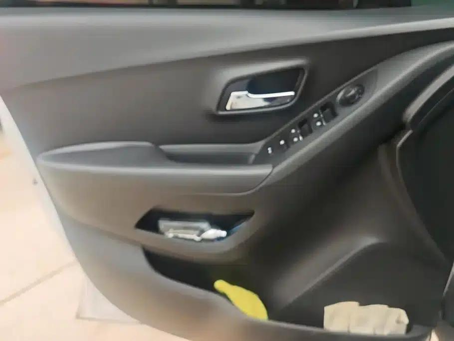 Chevrolet Trax 2014 1.4T Automatic 2WD Comfort Model — миниатюра 6