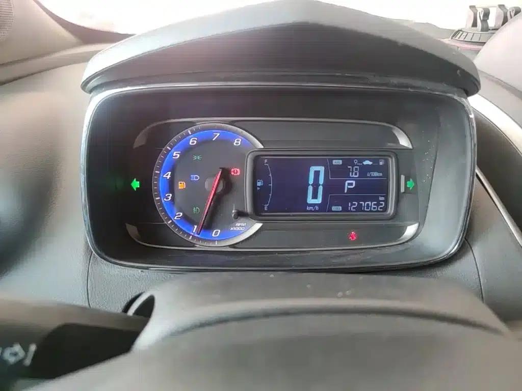 Chevrolet Trax 2016 1.4T Automatic 2WD Comfort Sunroof Edition — миниатюра 12