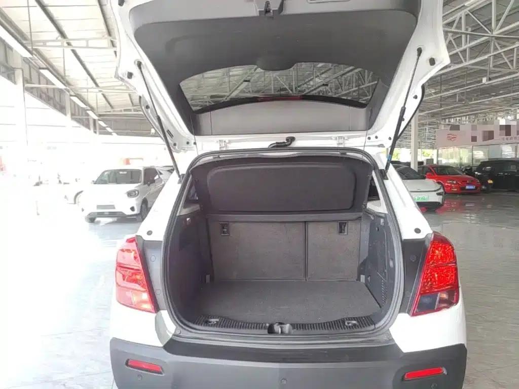 Chevrolet Trax 2016 1.4T Automatic 2WD Comfort Sunroof Edition — миниатюра 19