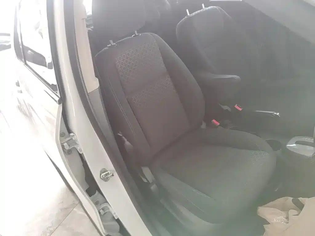 Chevrolet Trax 2016 1.4T Automatic 2WD Comfort Sunroof Edition — миниатюра 25