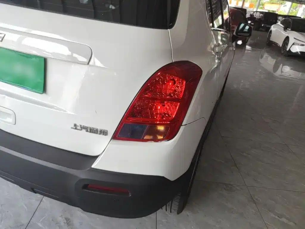Chevrolet Trax 2016 1.4T Automatic 2WD Comfort Sunroof Edition — миниатюра 8