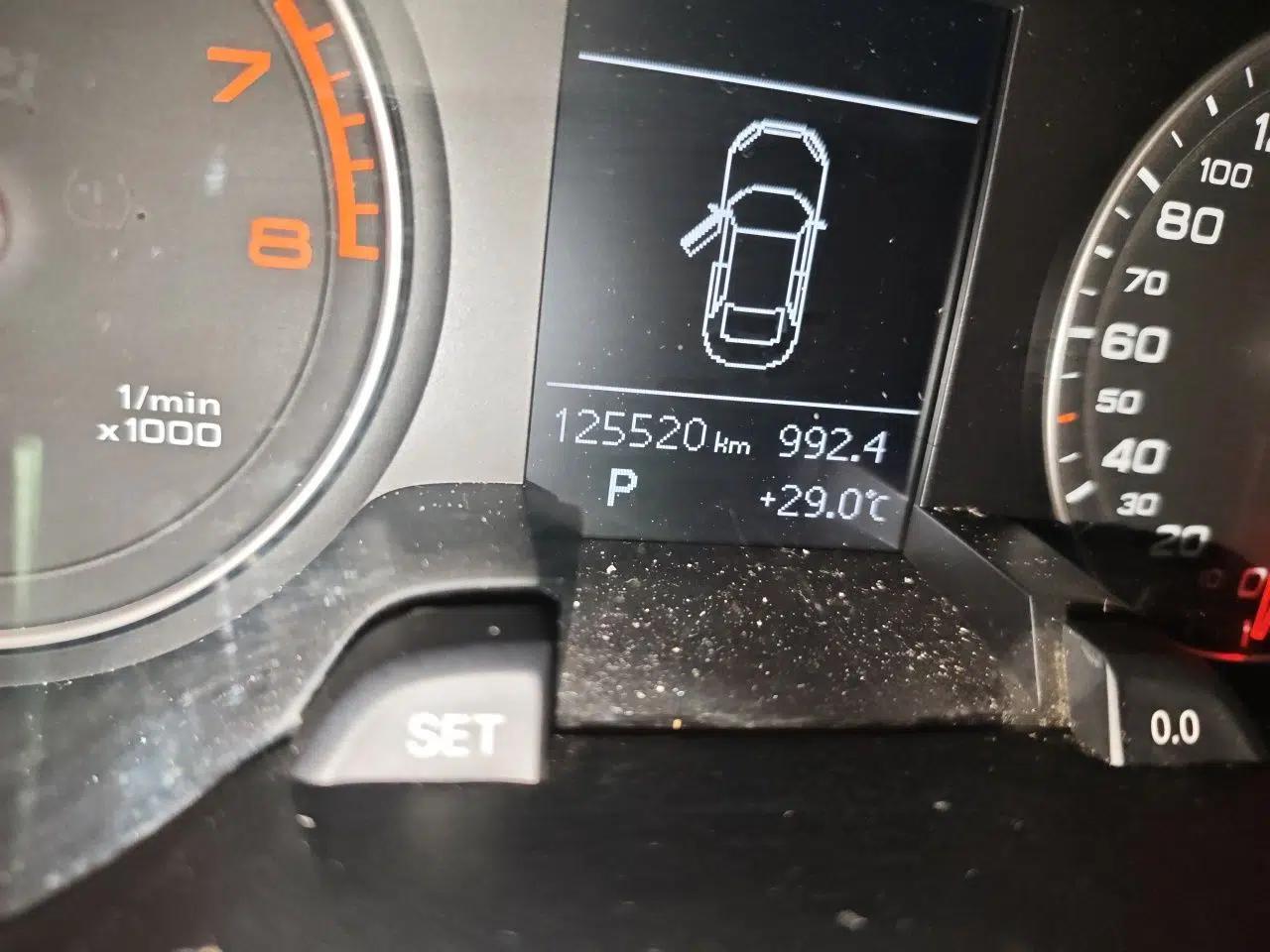 Audi A4L 2016 35 TFSI Collector's Edition Automatic Standard Model — миниатюра 12