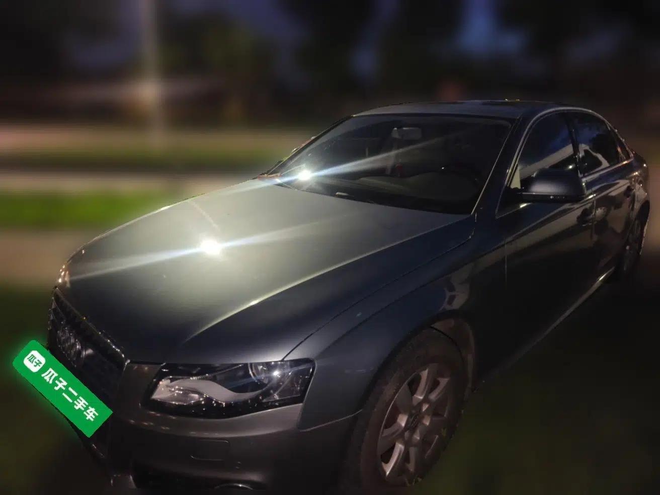 Audi A4L 2011 2.0 TFSI Standard Model — миниатюра 1