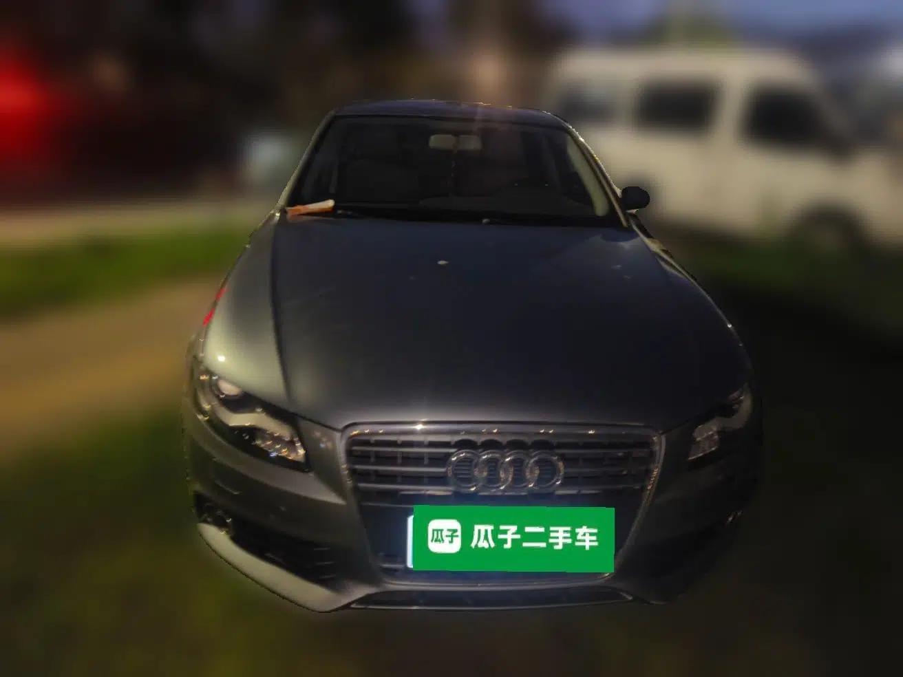 Audi A4L 2011 2.0 TFSI Standard Model — миниатюра 2