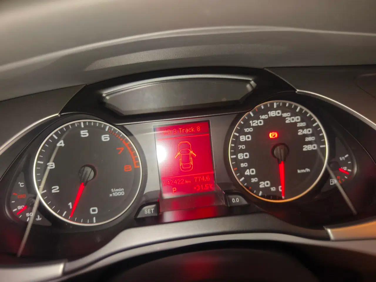 Audi A4L 2011 2.0 TFSI Standard Model — миниатюра 11
