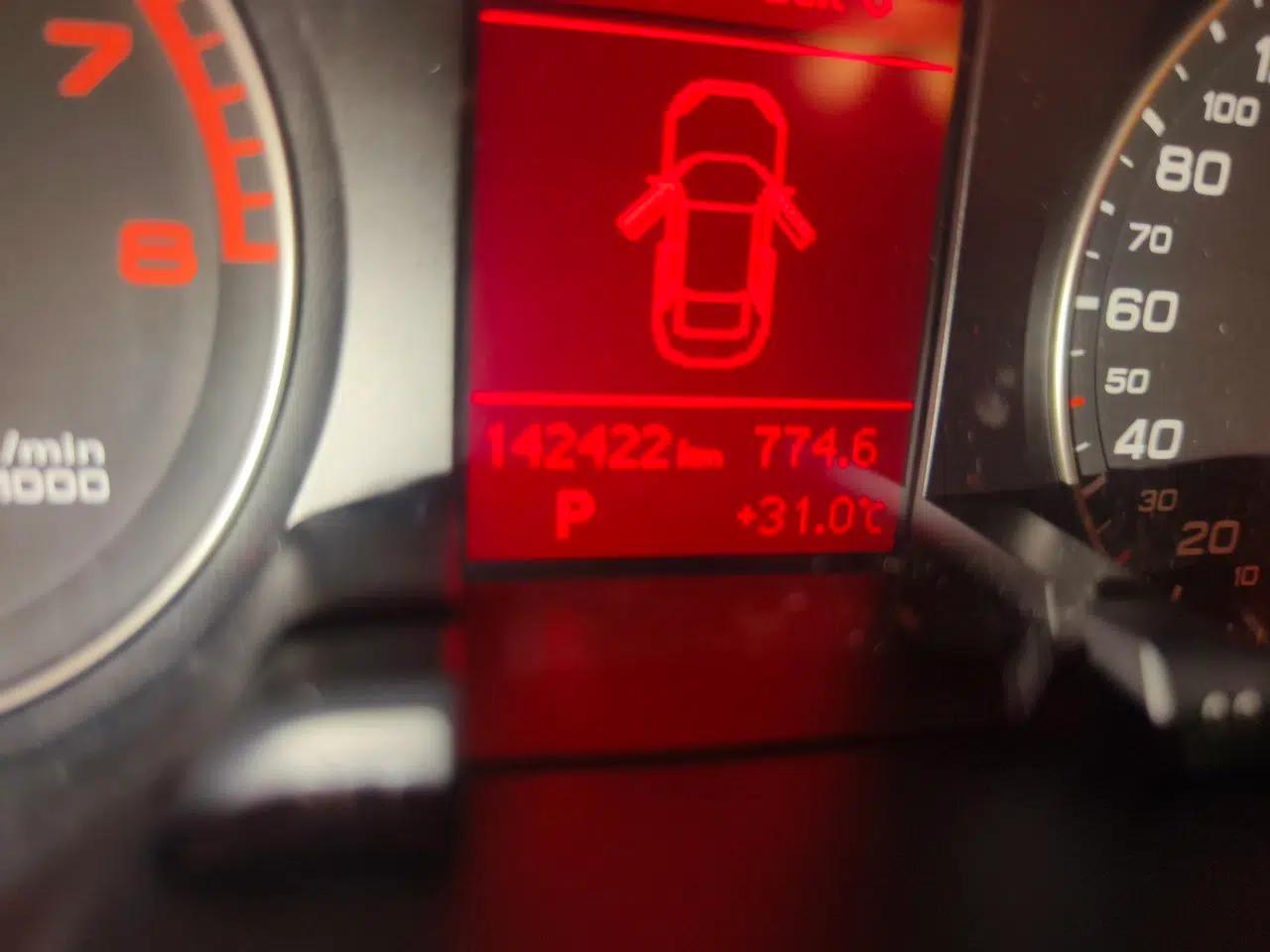 Audi A4L 2011 2.0 TFSI Standard Model — миниатюра 12