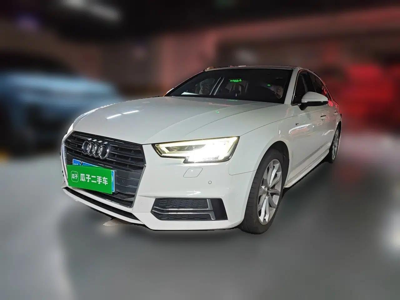 Audi A4L 2018 30th Anniversary Edition 40 TFSI Fashion Model — миниатюра 1