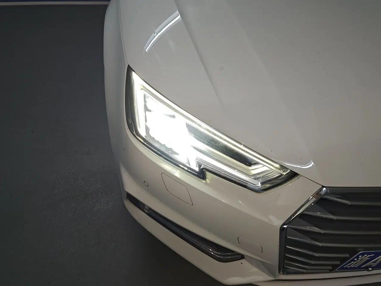 Audi A4L 2018 30th Anniversary Edition 40 TFSI Fashion Model — миниатюра 7