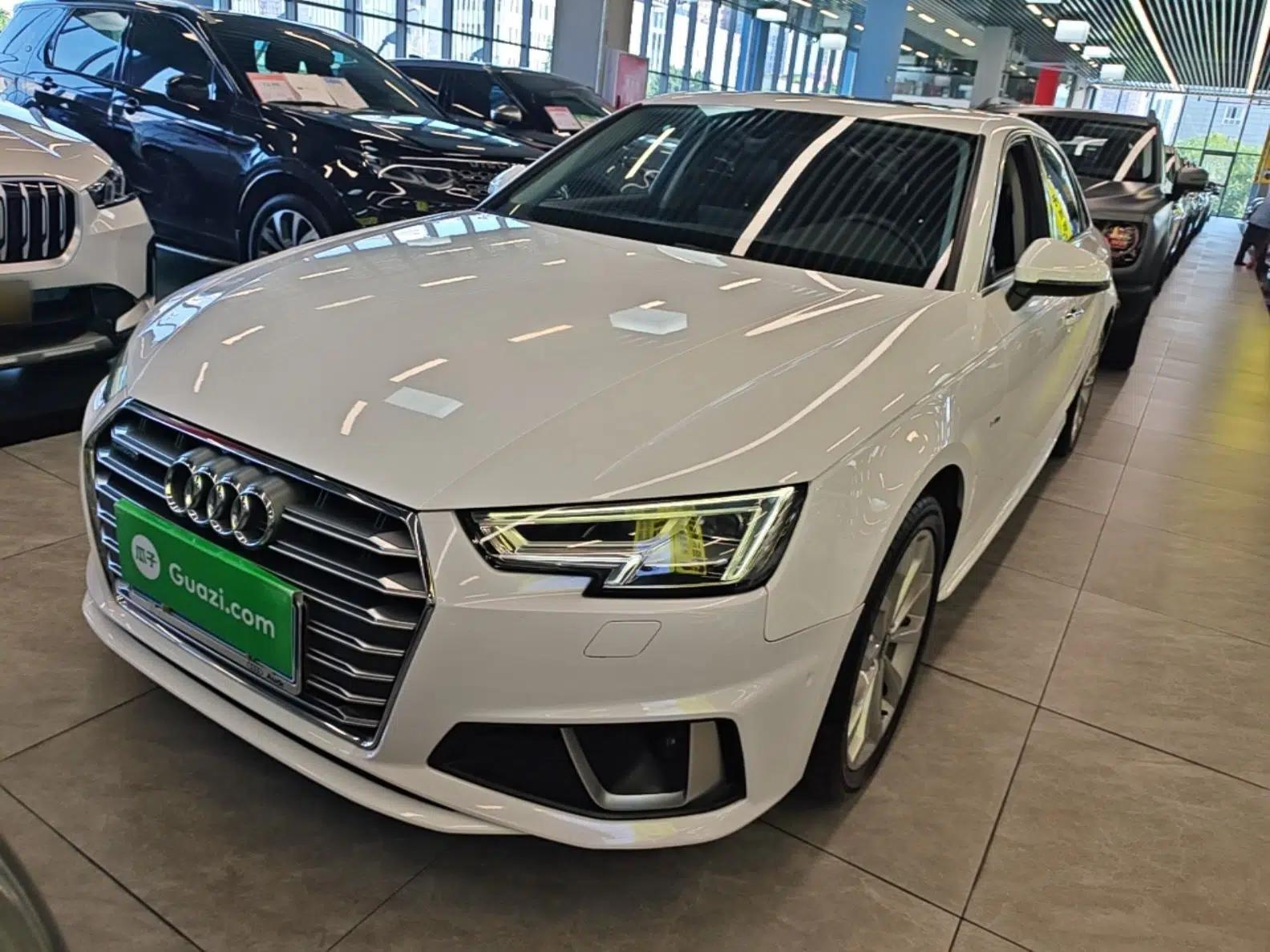 Audi A4L 2019 40 TFSI Fashion Edition China VI Emission Standard — миниатюра 1