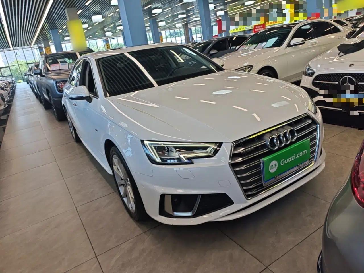 Audi A4L 2019 40 TFSI Fashion Edition China VI Emission Standard — миниатюра 3