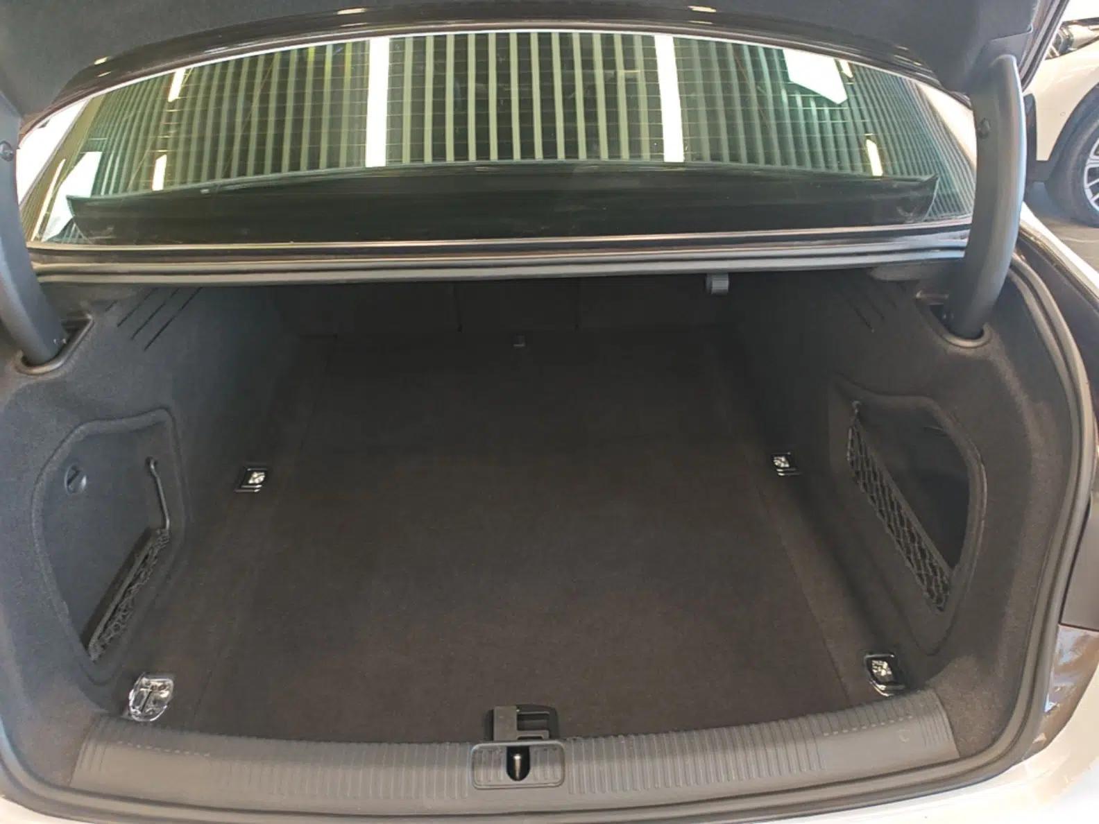Audi A4L 2019 40 TFSI Fashion Edition China VI Emission Standard — миниатюра 22
