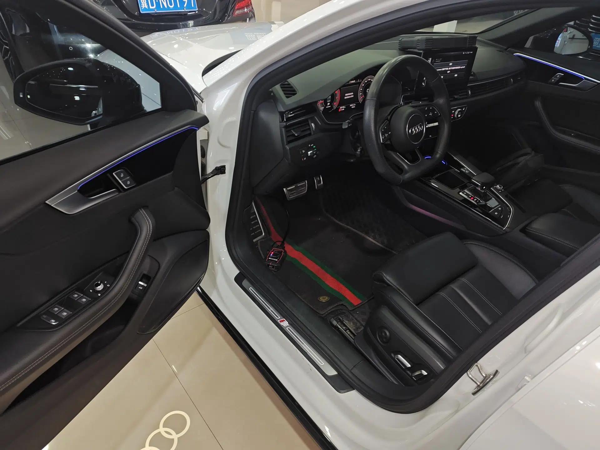 Audi A4L 2024 40 TFSI Luxury Dynamic Edition — миниатюра 23