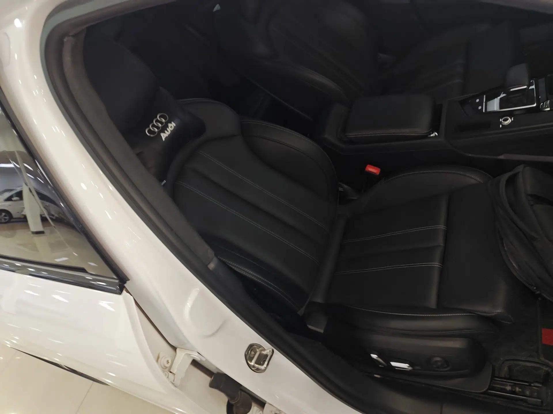 Audi A4L 2024 40 TFSI Luxury Dynamic Edition — миниатюра 24