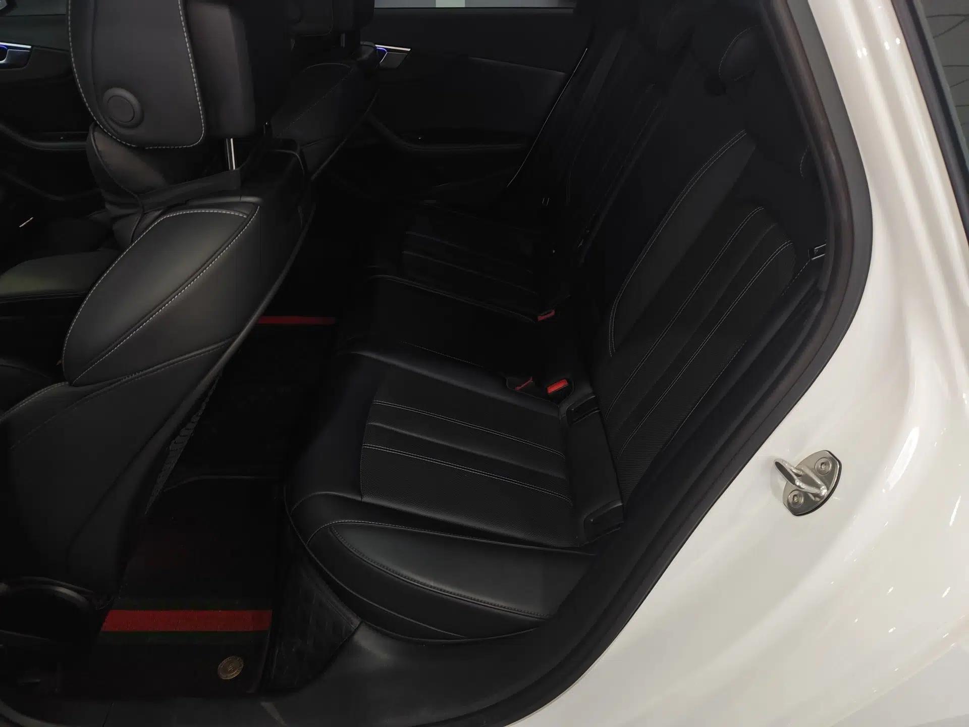 Audi A4L 2024 40 TFSI Luxury Dynamic Edition — миниатюра 25