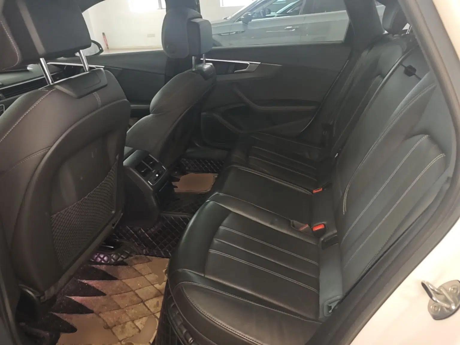 Audi A4L 2023 40 TFSI Luxury Dynamic Model — миниатюра 20