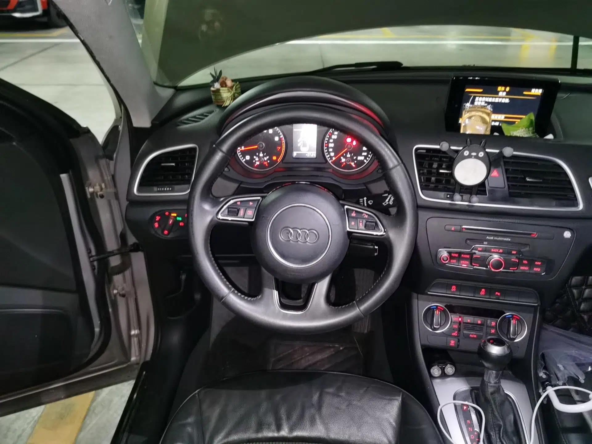 Audi Q3 2018 30th Anniversary Edition 30 TFSI Fashion Model — миниатюра 10