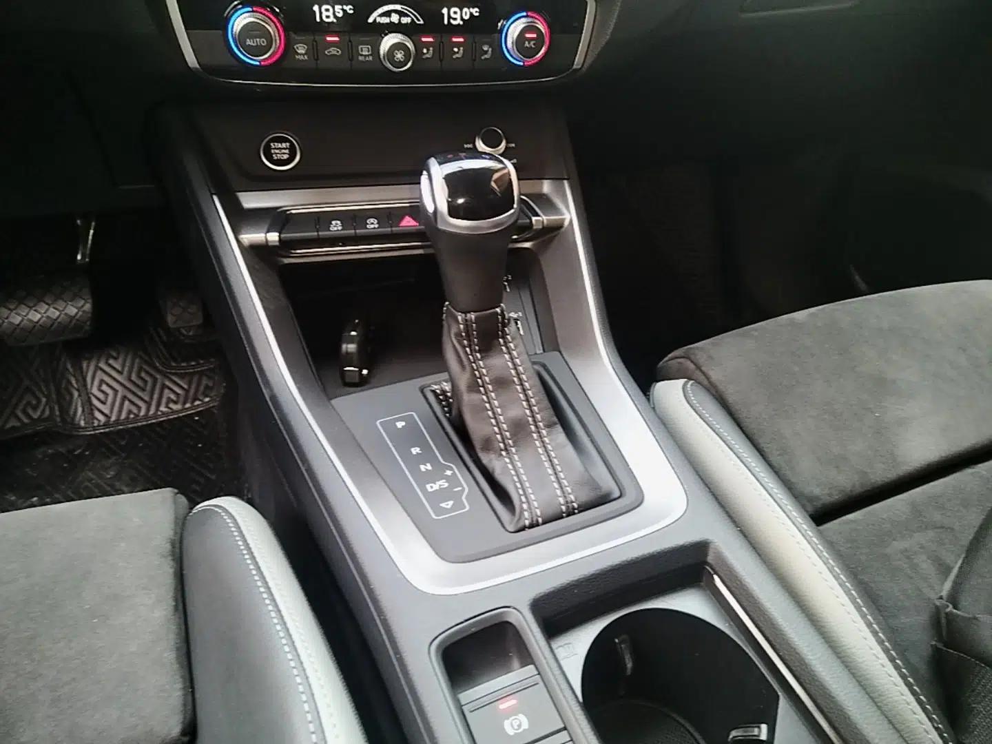 Audi Q3 2021 35 TFSI Fashion Dynamic Model — миниатюра 16