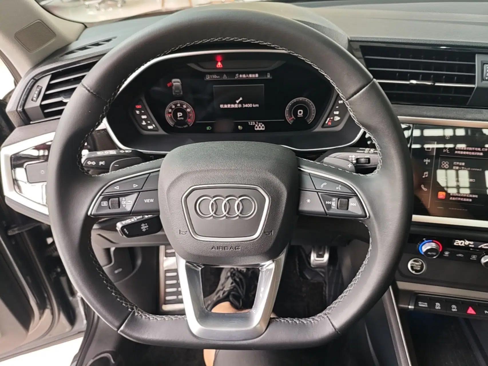 Audi Q3 2023 Updated 40 TFSI Fashionable and Dynamic Version — миниатюра 13