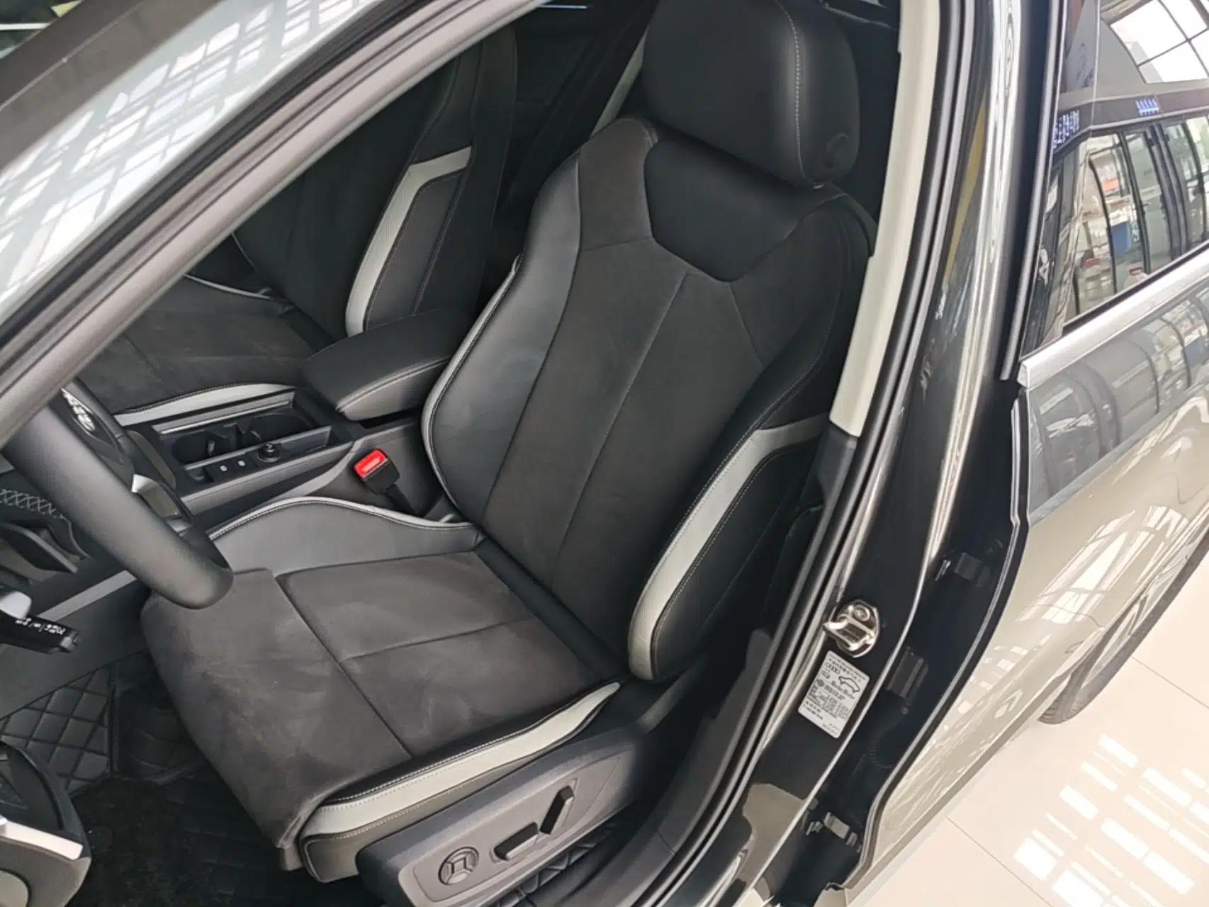 Audi Q3 2023 Updated 40 TFSI Fashionable and Dynamic Version — миниатюра 17