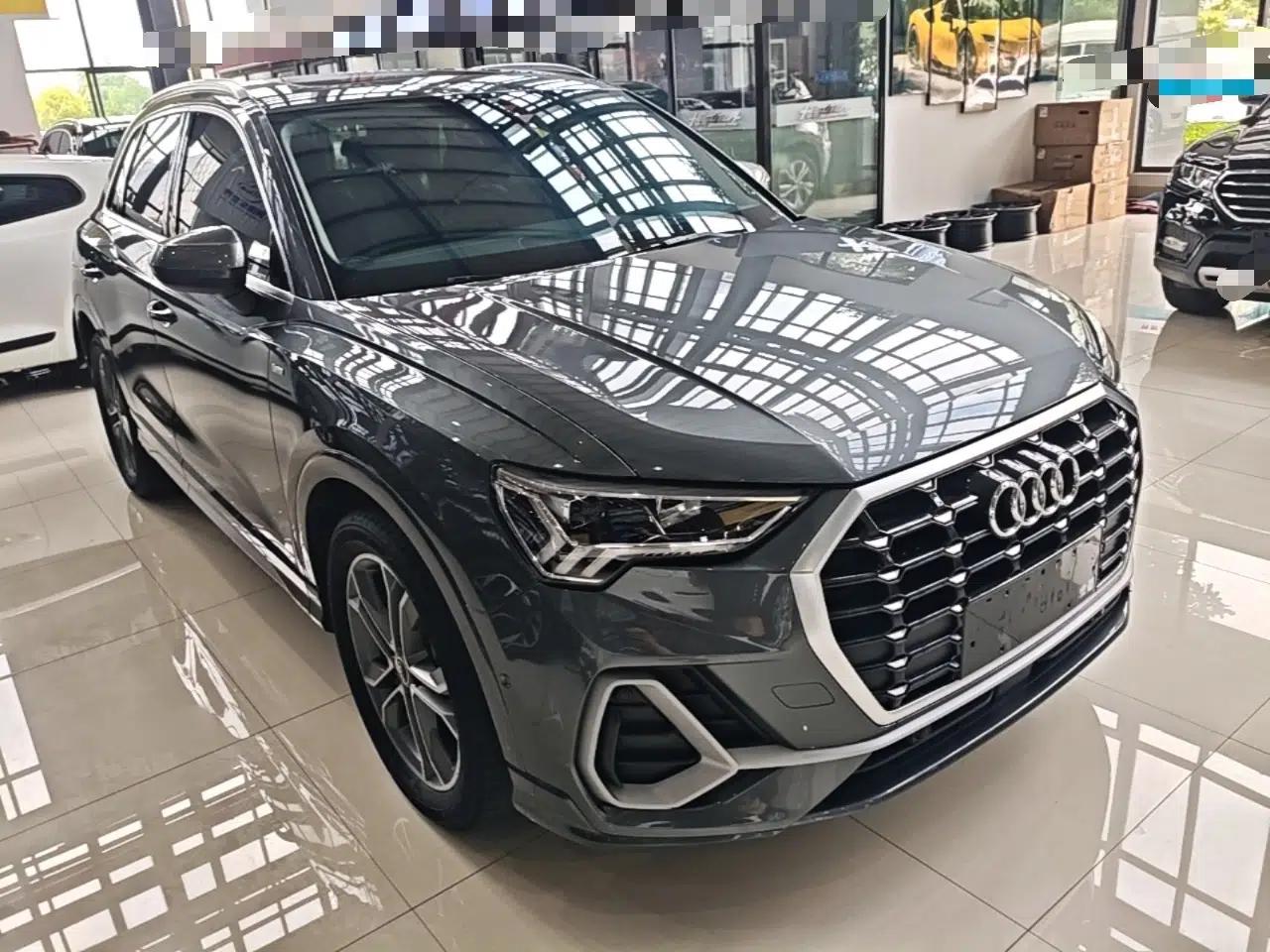 Audi Q3 2023 Updated 40 TFSI Fashionable and Dynamic Version — миниатюра 3