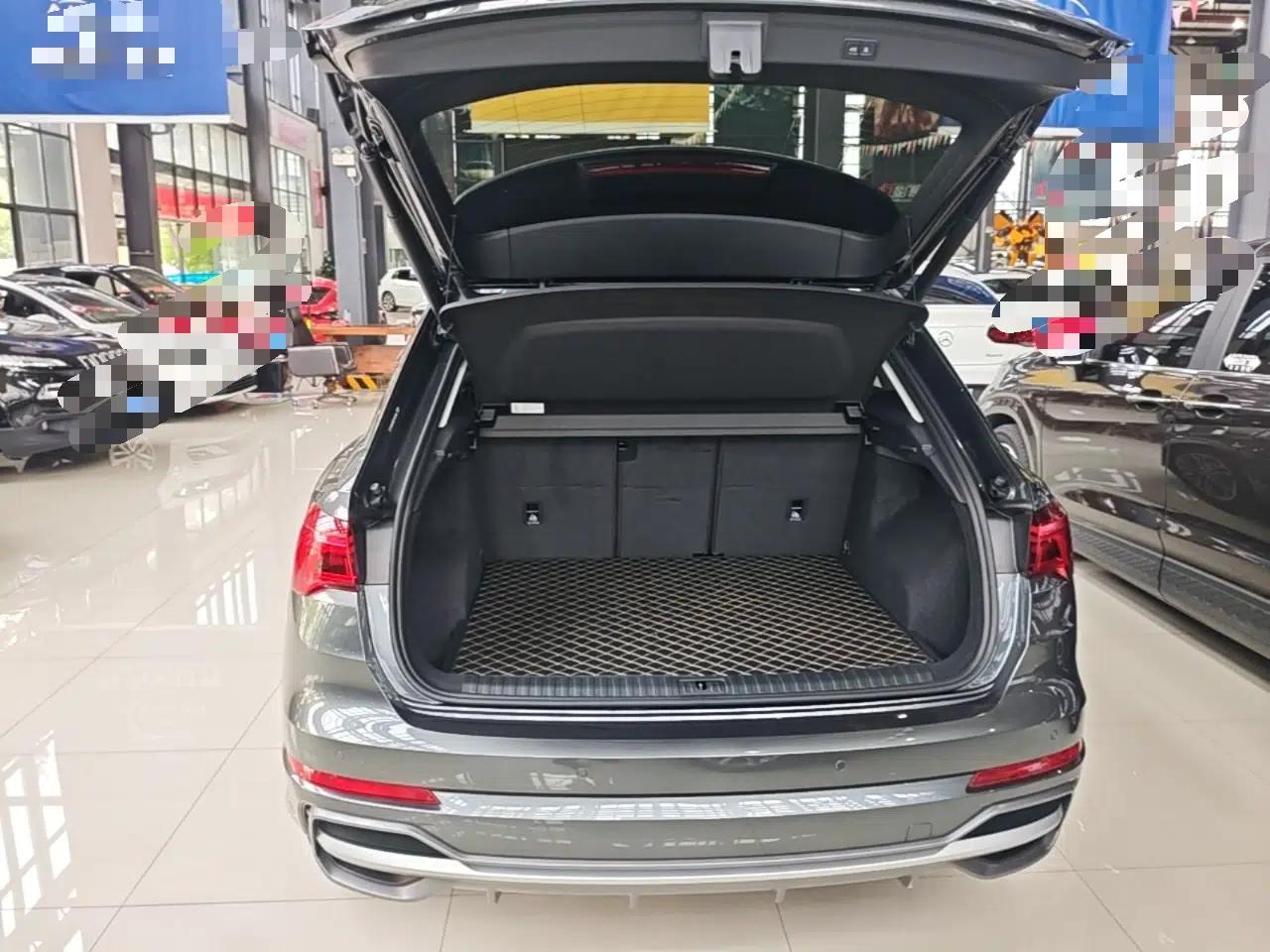 Audi Q3 2023 Updated 40 TFSI Fashionable and Dynamic Version — миниатюра 22