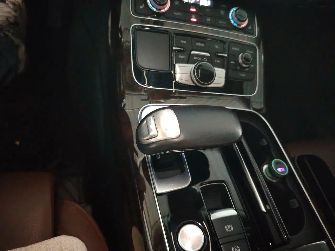 Audi A8 2016 A8L 45 TFSI quattro Comfort model — миниатюра 14