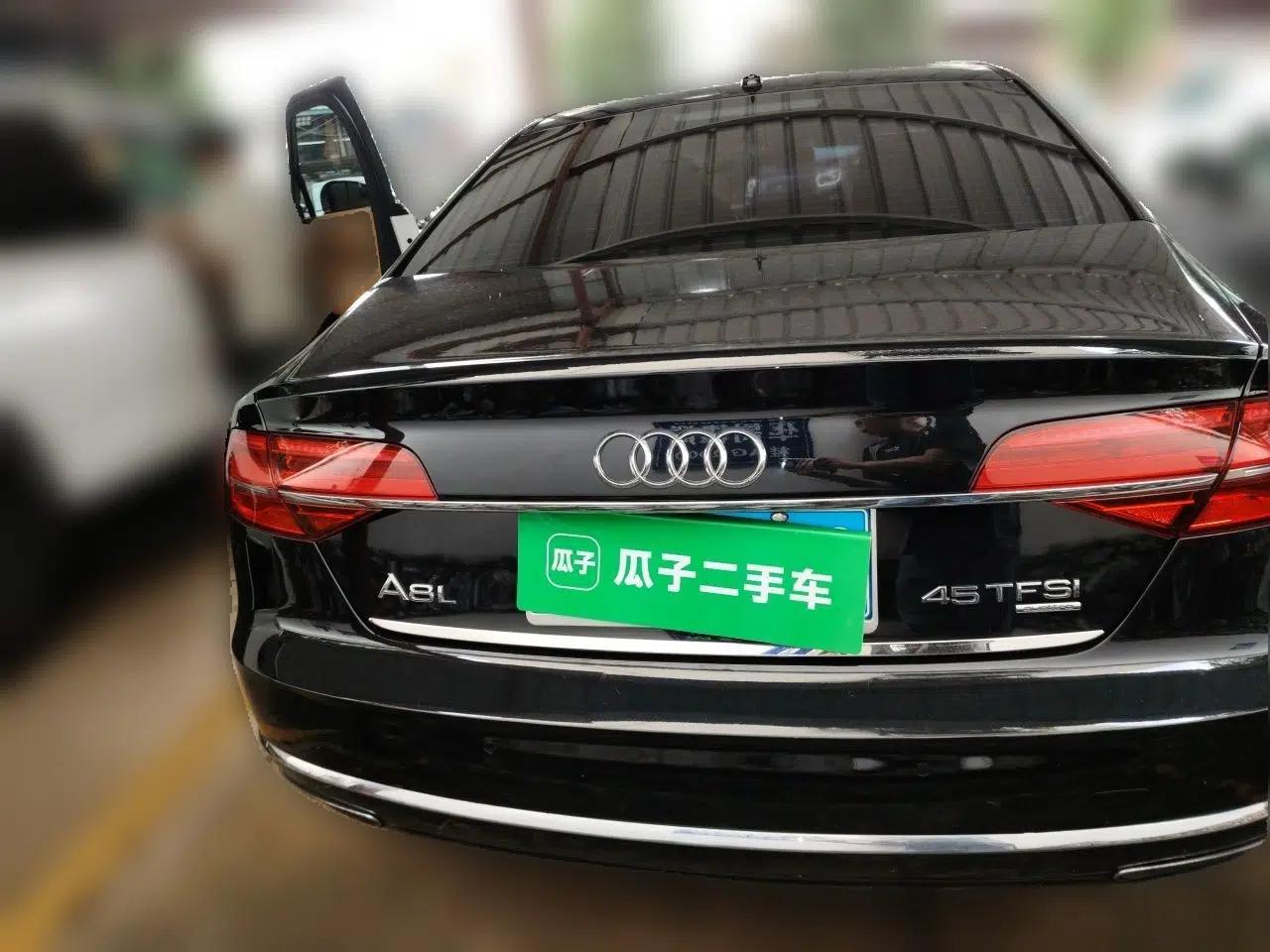Audi A8 2016 A8L 45 TFSI quattro Comfort model — миниатюра 5