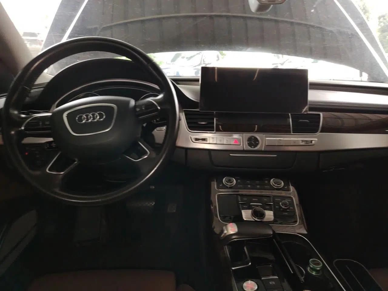 Audi A8 2016 A8L 45 TFSI quattro Comfort model — миниатюра 9