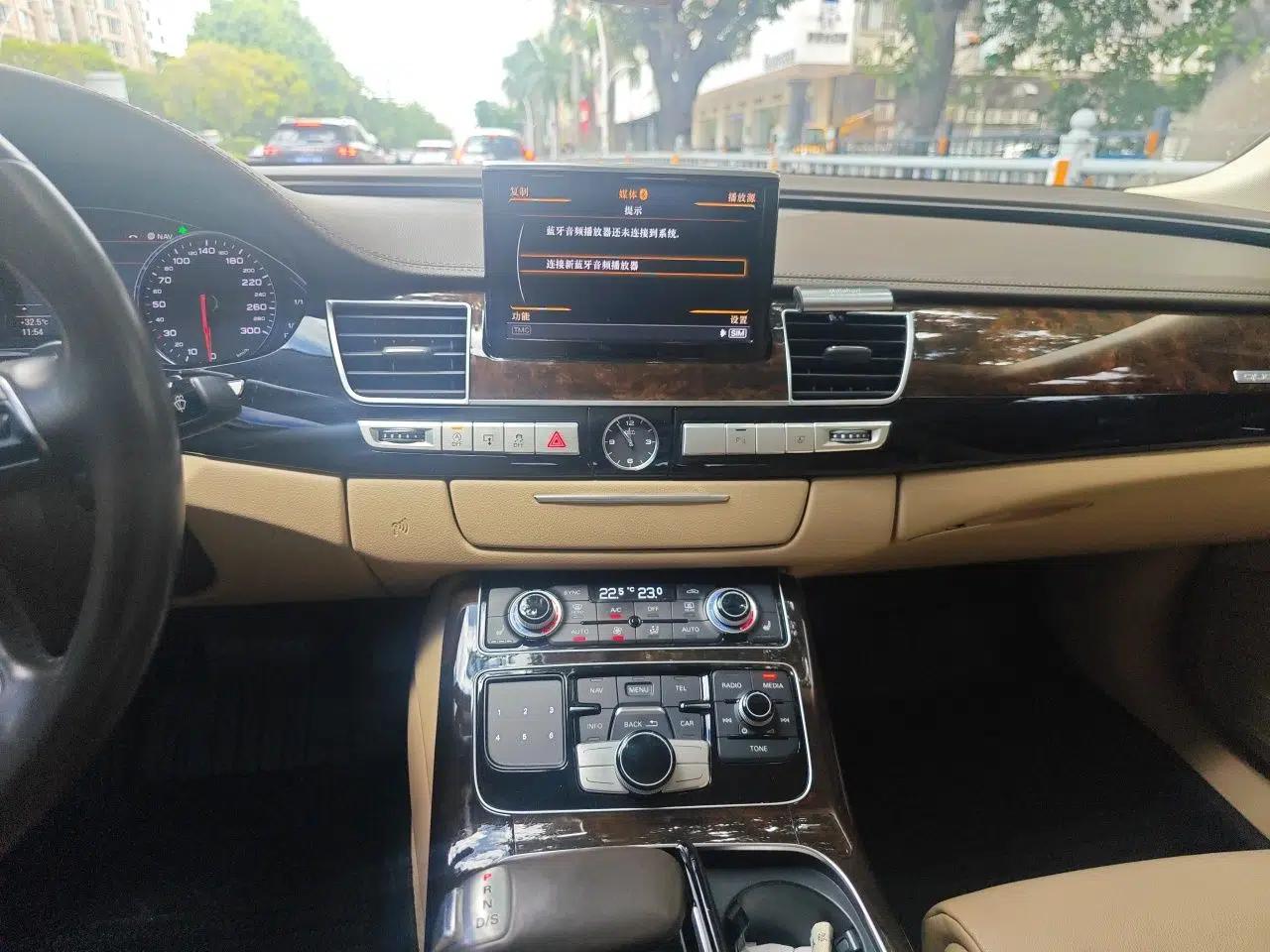 Audi A8 2016 A8L 45 TFSI quattro Fashion Edition — миниатюра 13