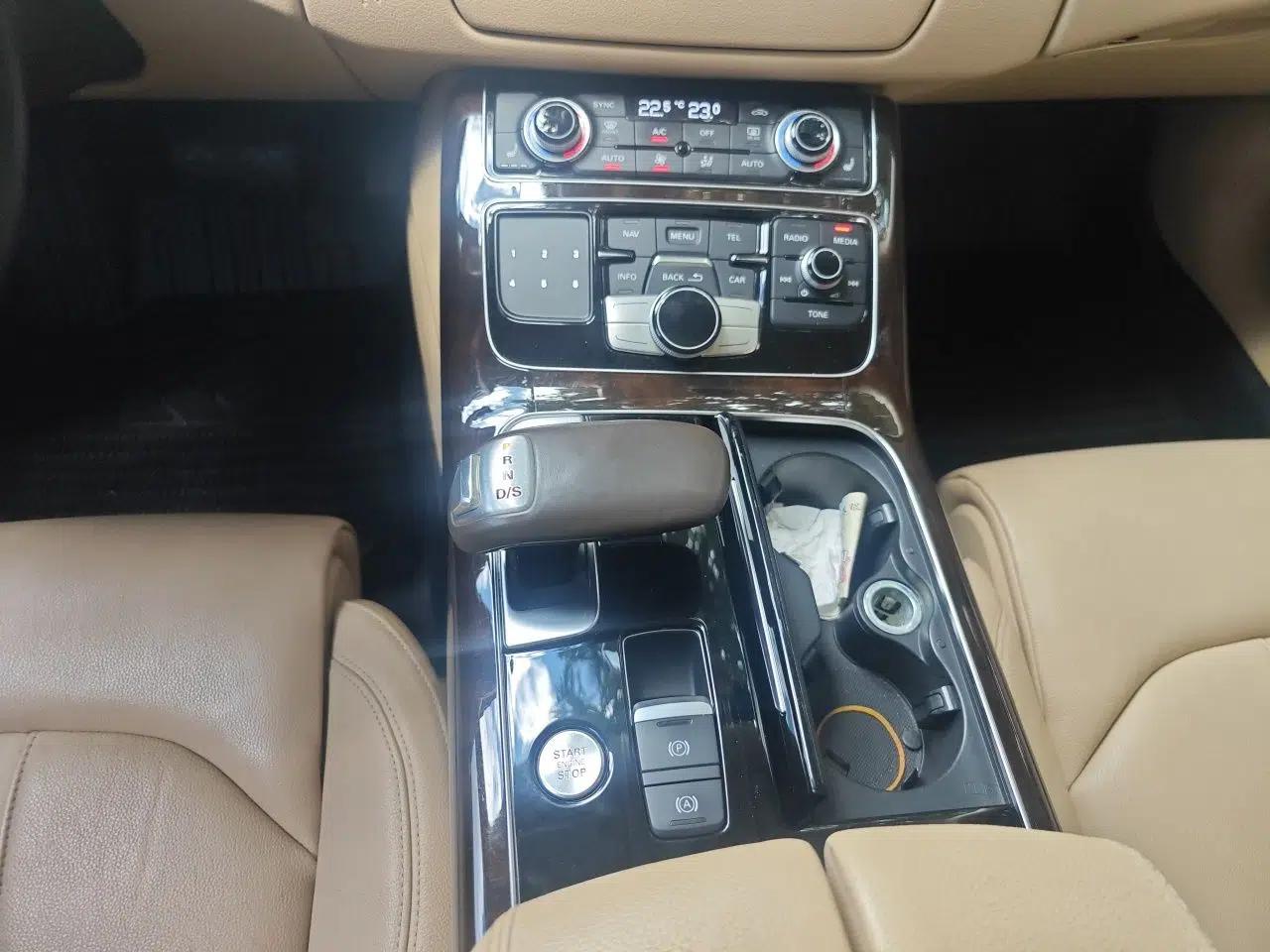 Audi A8 2016 A8L 45 TFSI quattro Fashion Edition — миниатюра 14