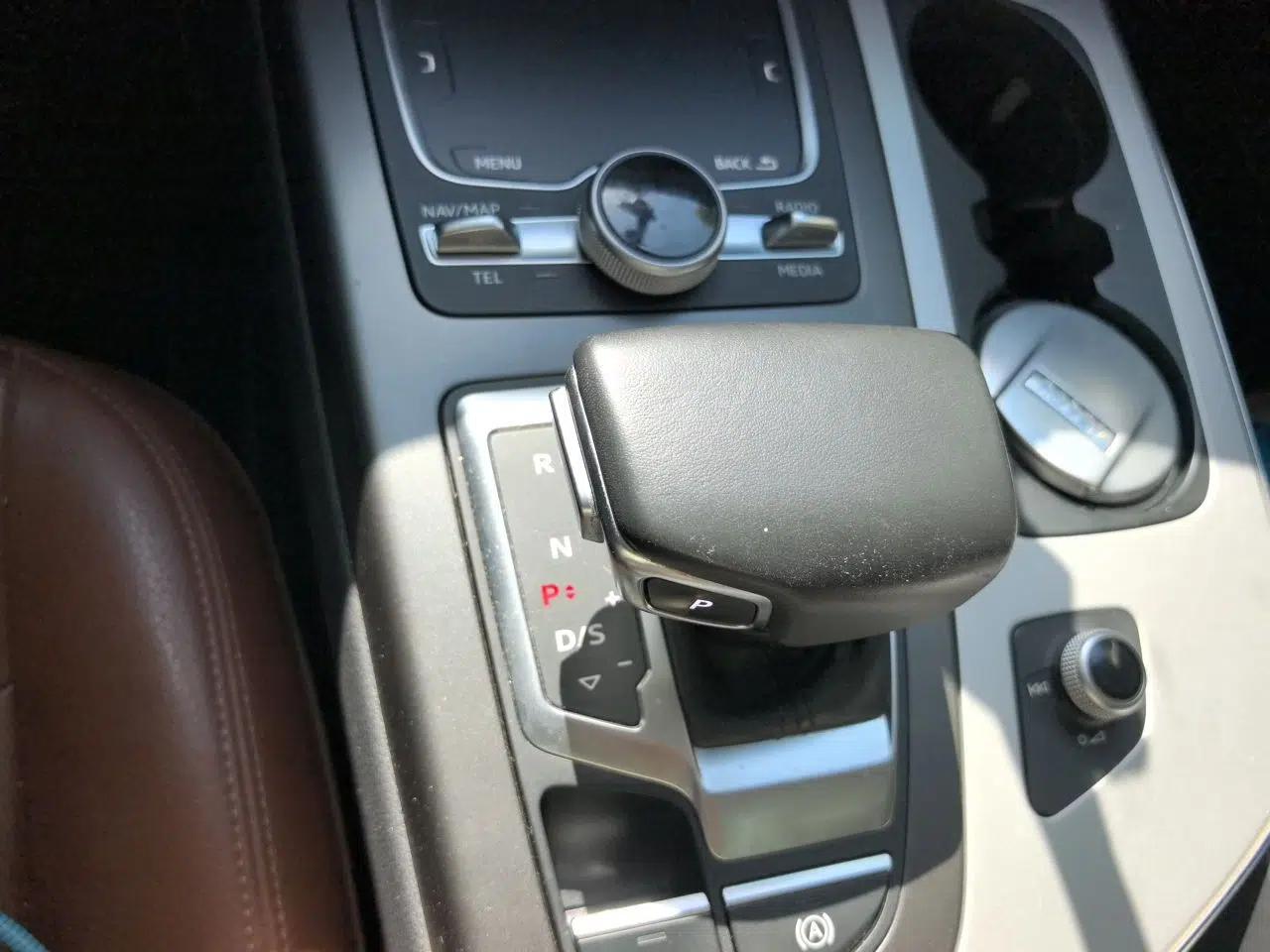 Audi Q7 New Energy 2019 55 e-tron — миниатюра 14