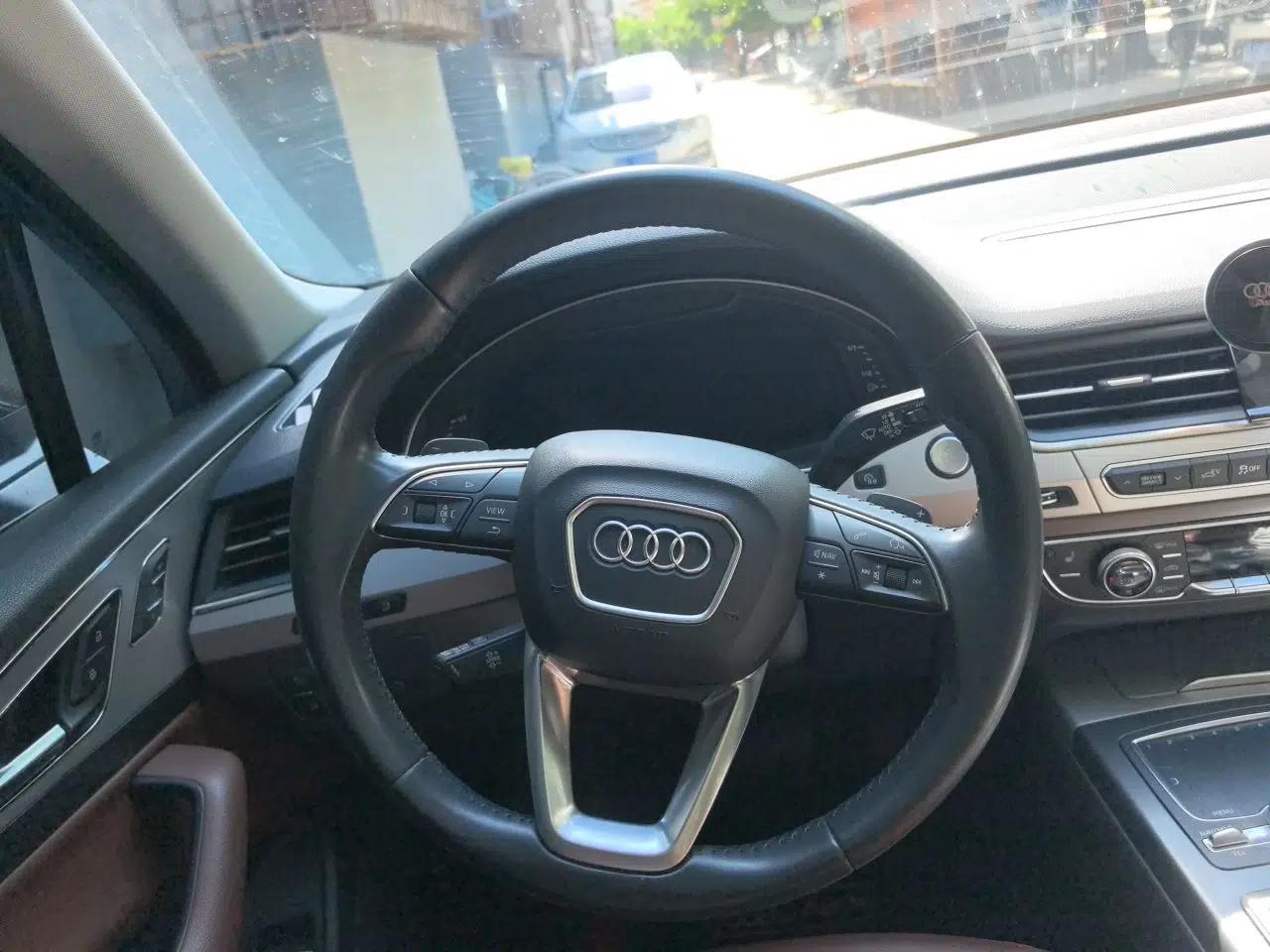 Audi Q7 New Energy 2019 55 e-tron — миниатюра 10