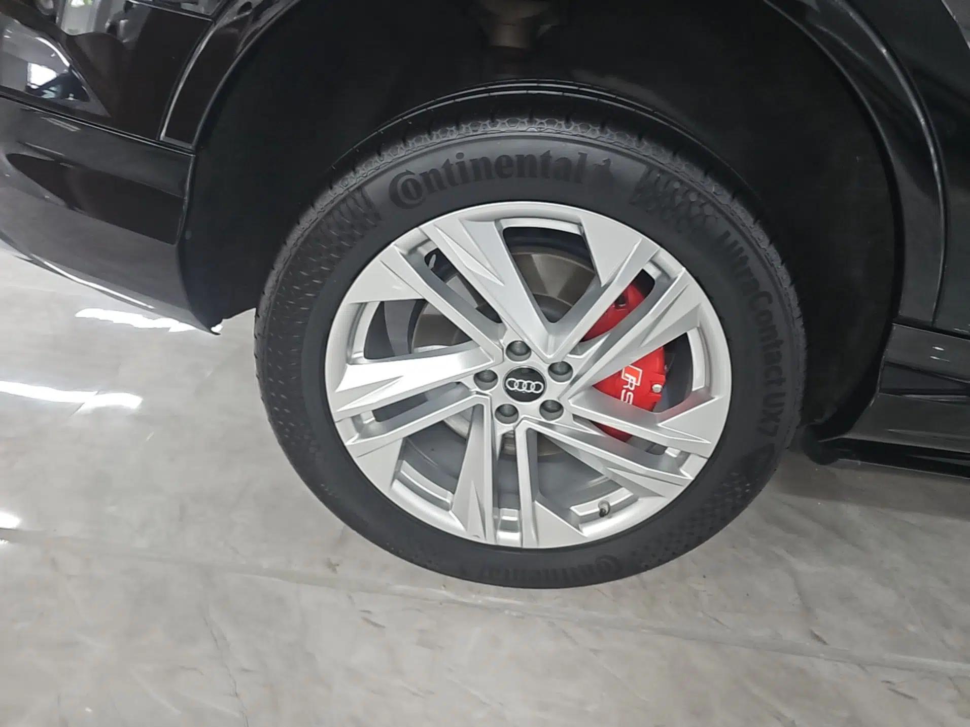 Audi Q7 2023 45 TFSI quattro S line Sport model — миниатюра 11