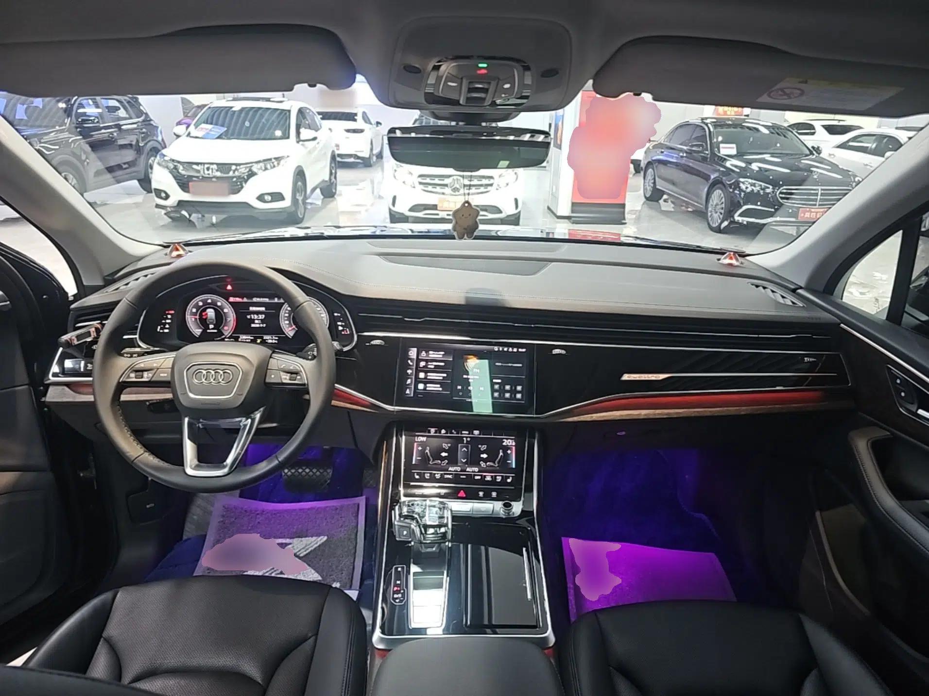 Audi Q7 2023 45 TFSI quattro S line Sport model — миниатюра 12