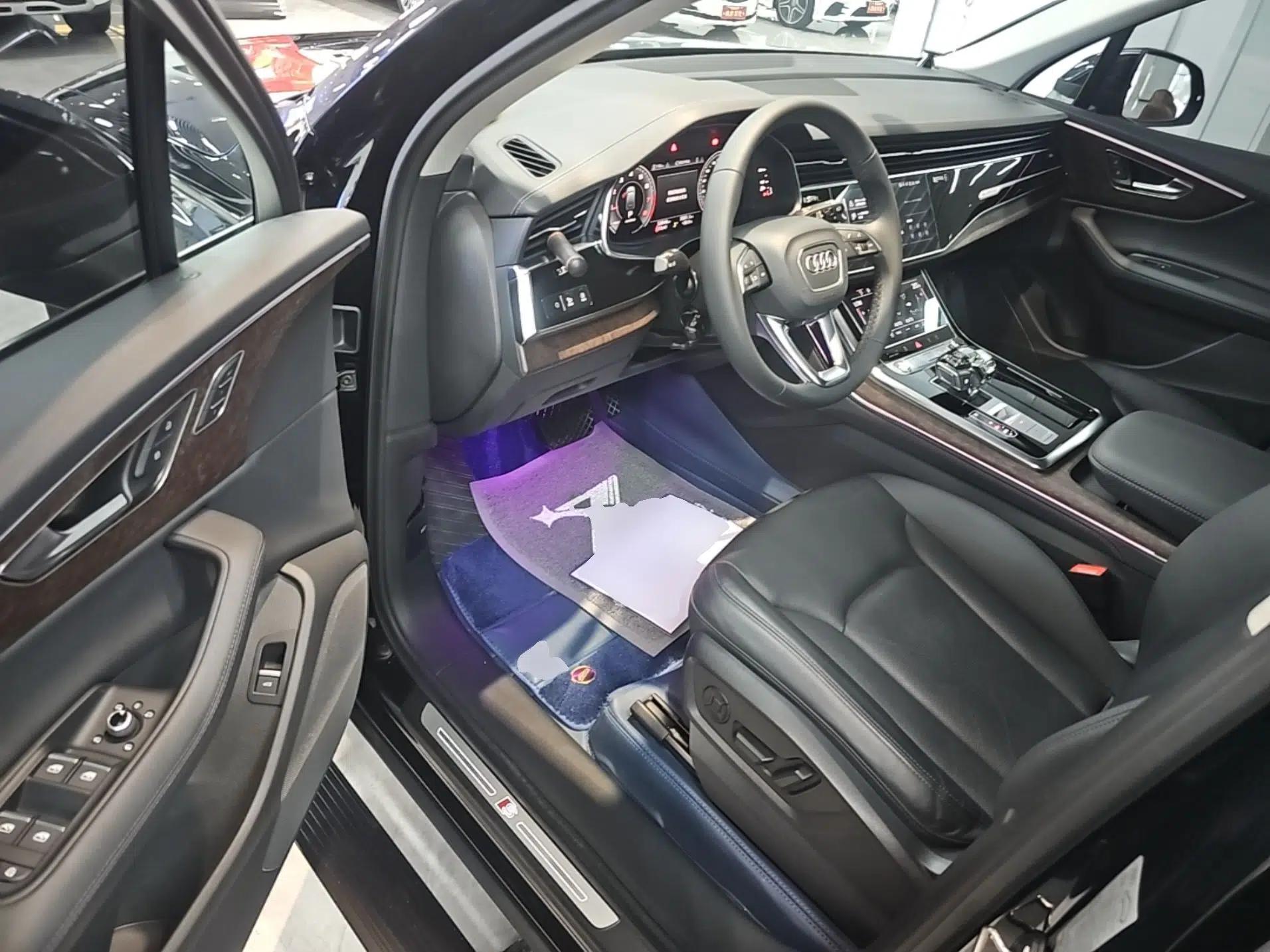 Audi Q7 2023 45 TFSI quattro S line Sport model — миниатюра 18