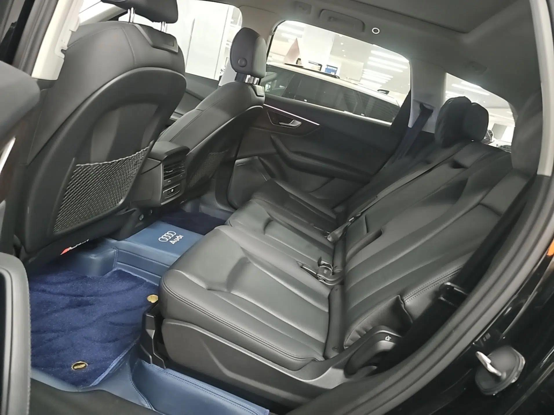 Audi Q7 2023 45 TFSI quattro S line Sport model — миниатюра 20